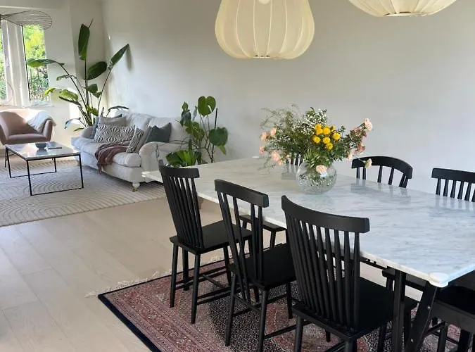 Villa Naera Till Natur Och Stan
